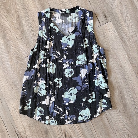 🔥SALE - Any 4 for $20. Minimum Sleeveless Top - Picture 1 of 4